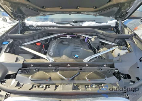 2024 BMW X7 xDrive40I z USA, uszkodzony, nr VIN 5UX23EM09R9T49222